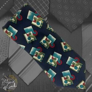 Abstract Shape Clusters Tie